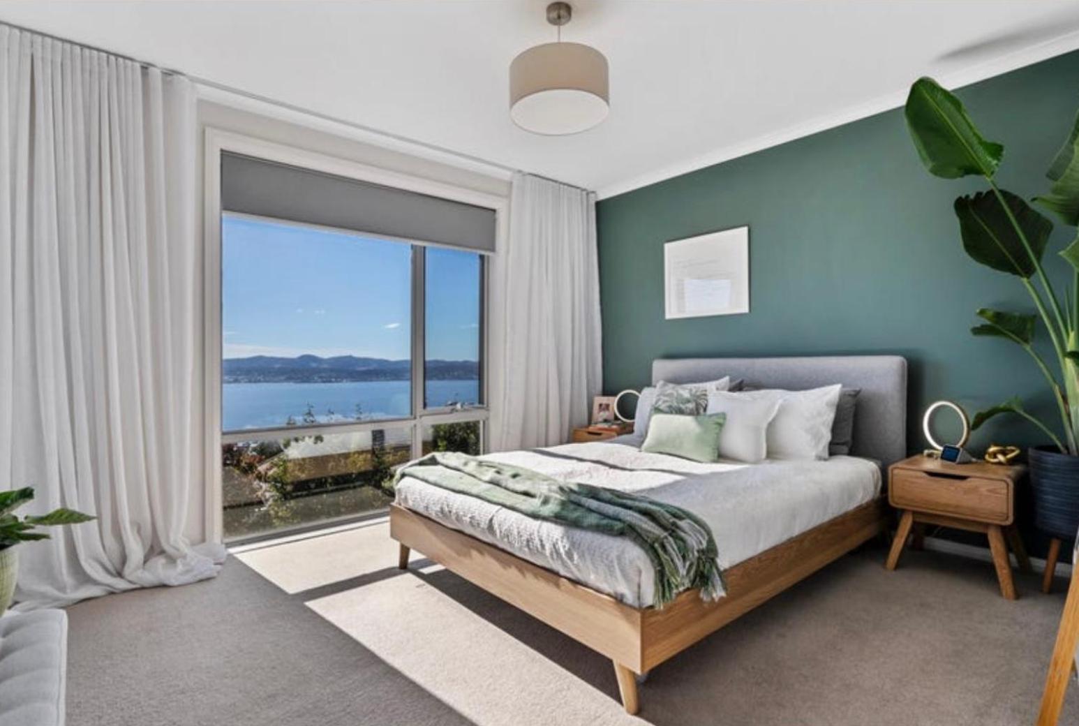 Nicolas Escape Panoramic Views Luxury And Space